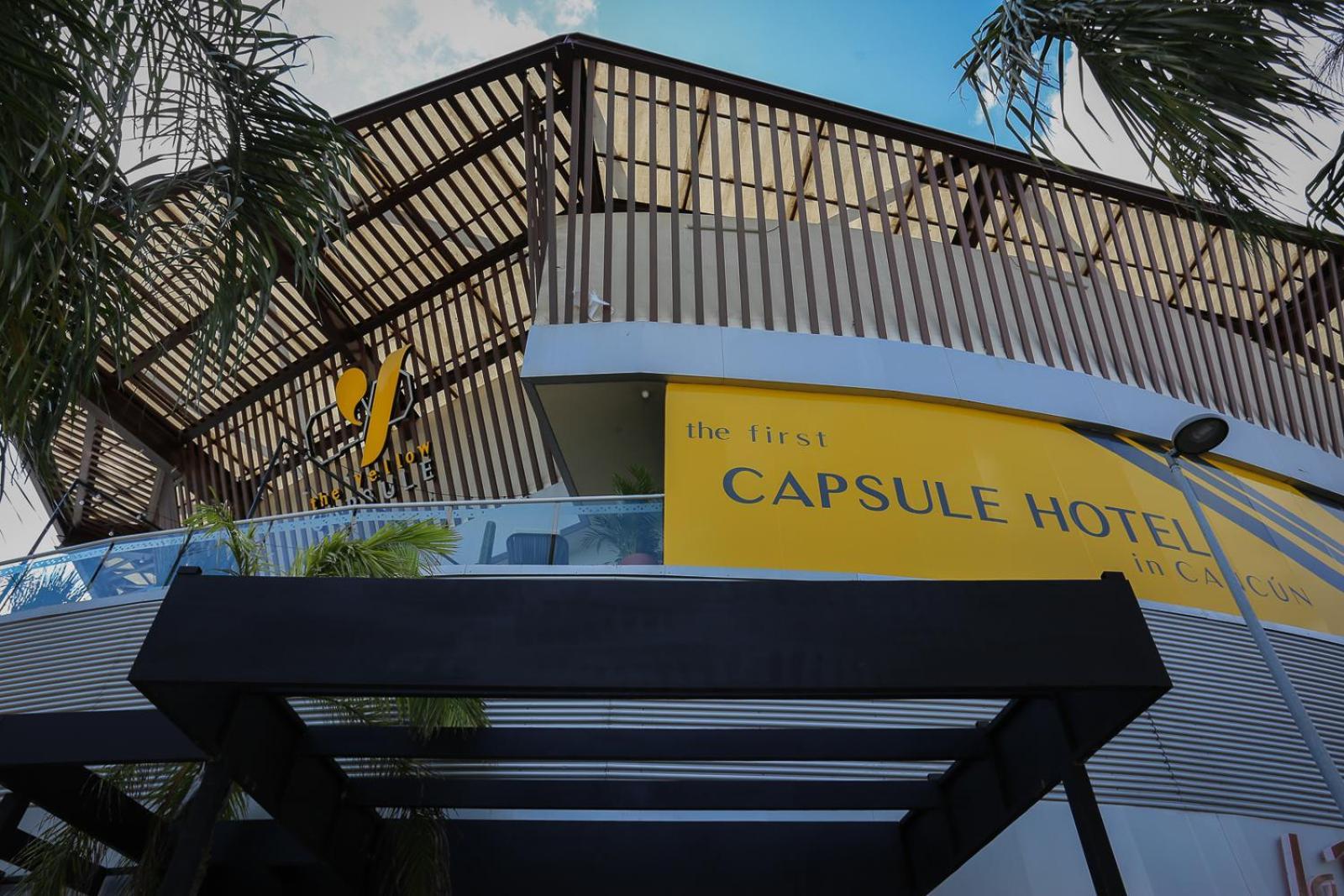 The Yellow Capsule Cancun Close To Airport Exteriör bild